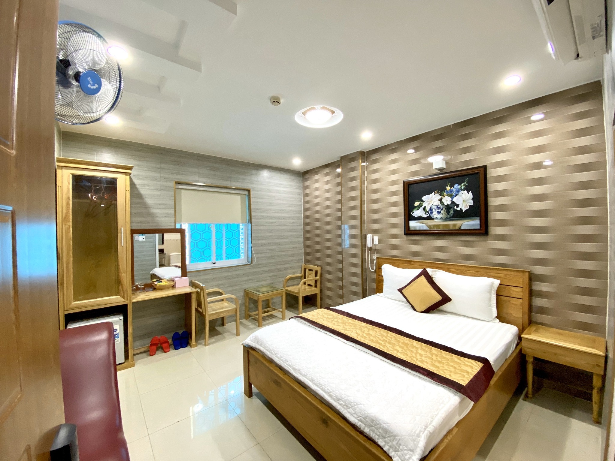 VIP ROOM